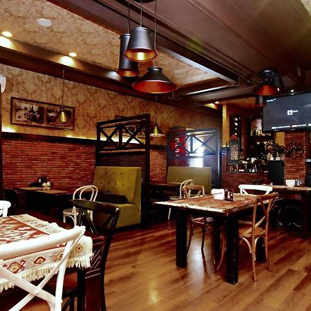 Antika Hotel Батуми Екстериор снимка