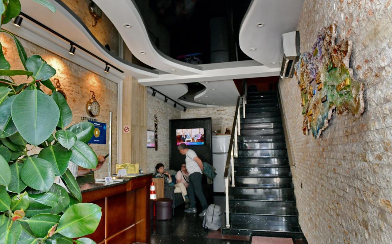 Antika Hotel Батуми Екстериор снимка