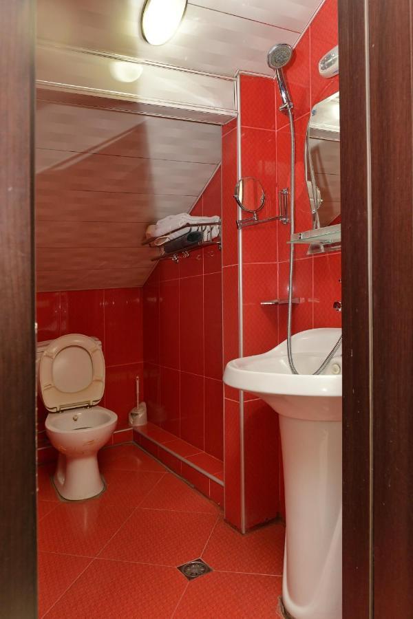 Antika Hotel Батуми Екстериор снимка