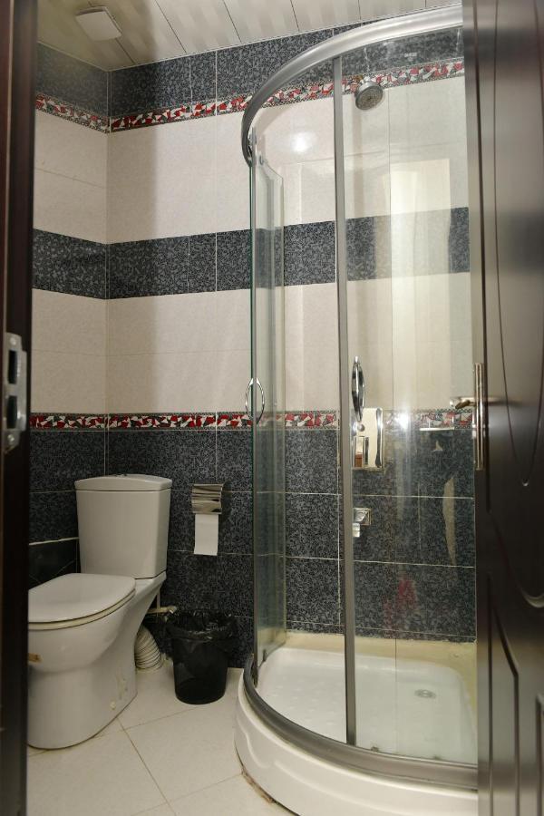 Antika Hotel Батуми Екстериор снимка